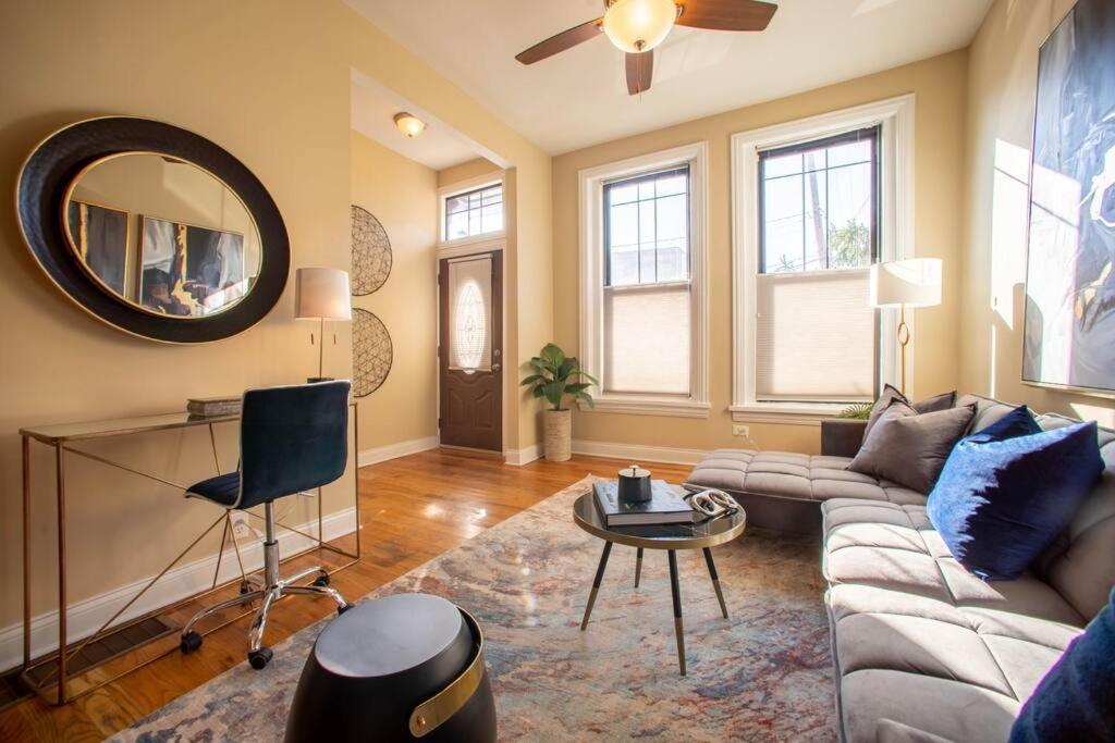 Ferienwohnung Getaway In The Heart Of Pilsen Chicago Exterior foto