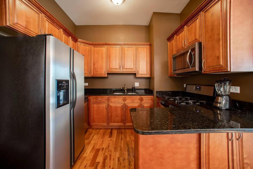 Ferienwohnung Getaway In The Heart Of Pilsen Chicago Exterior foto