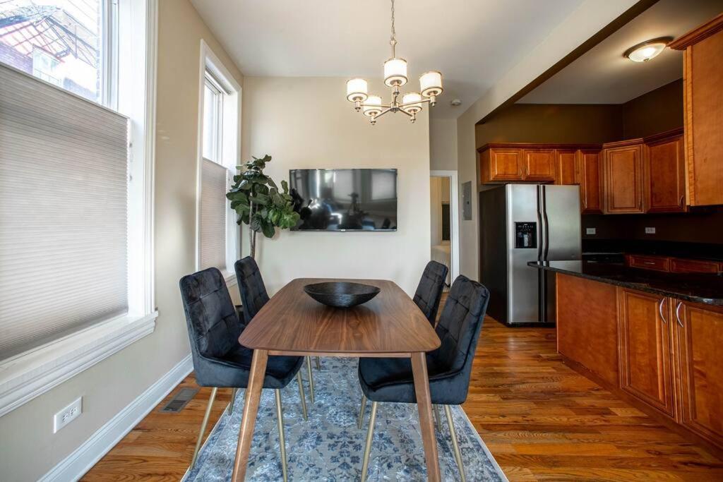 Ferienwohnung Getaway In The Heart Of Pilsen Chicago Exterior foto